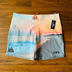 NWT Vineyard Vines X Jeep Aqua Haze Beach Scene BoardShorts Size 40